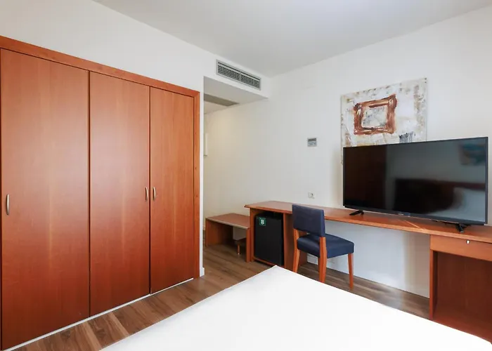 מלון Sercotel Arrahona סאבאדל